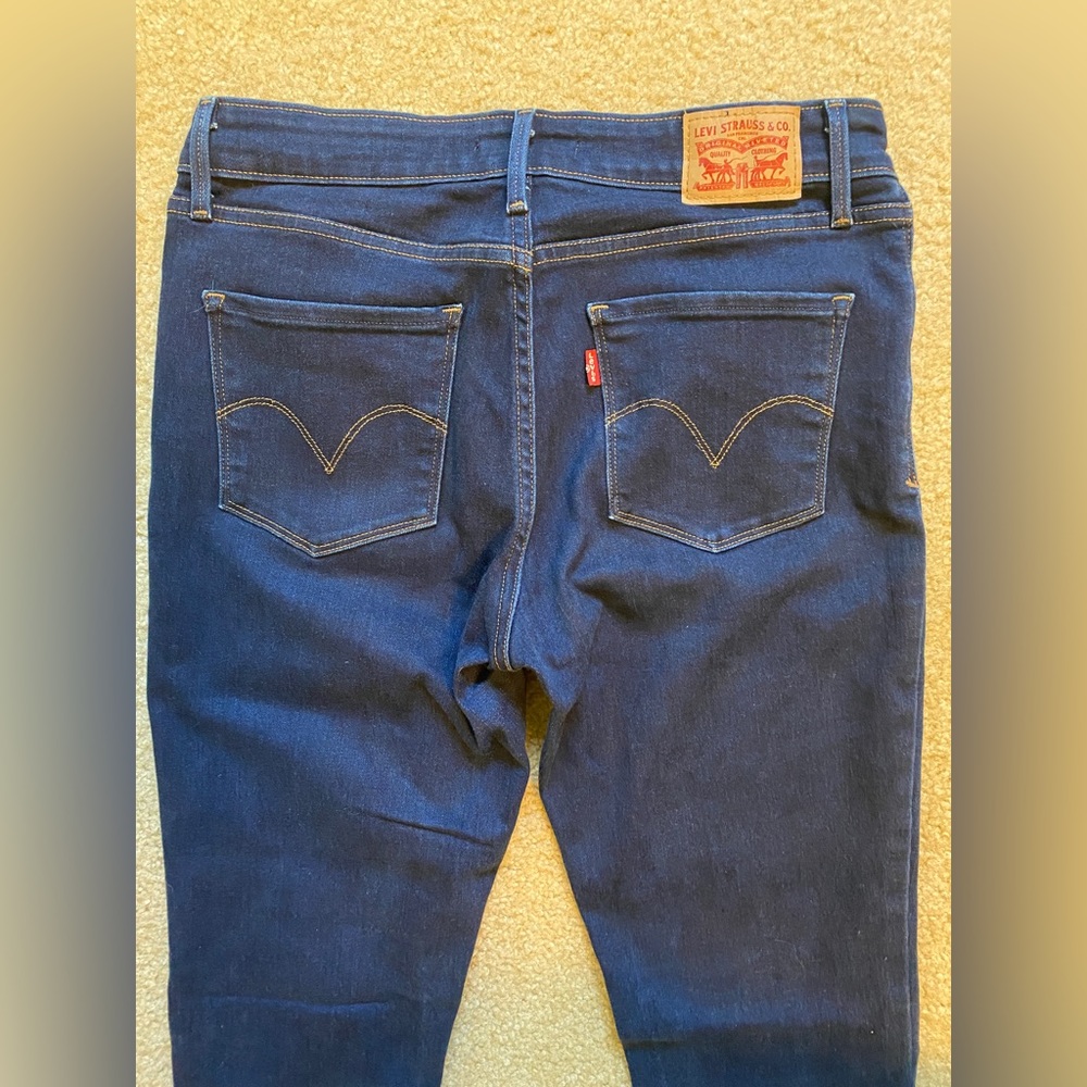 Mid Rise Skinny Levi Jeans